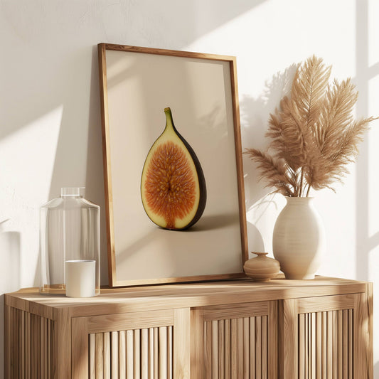 Cette affiche photo-réaliste artistique de grand format illustre met en scène une figue coupée comme une œuvre vivante. L’affiche évoque la chaleur du sud, la douceur du fruit mûr et la beauté des imperfections naturelles.
S'agence parfaitement avec les affiches: Citron / Branche d'olivier
* AFFICHE SEULEMENT- CADRE NON INCLUS*