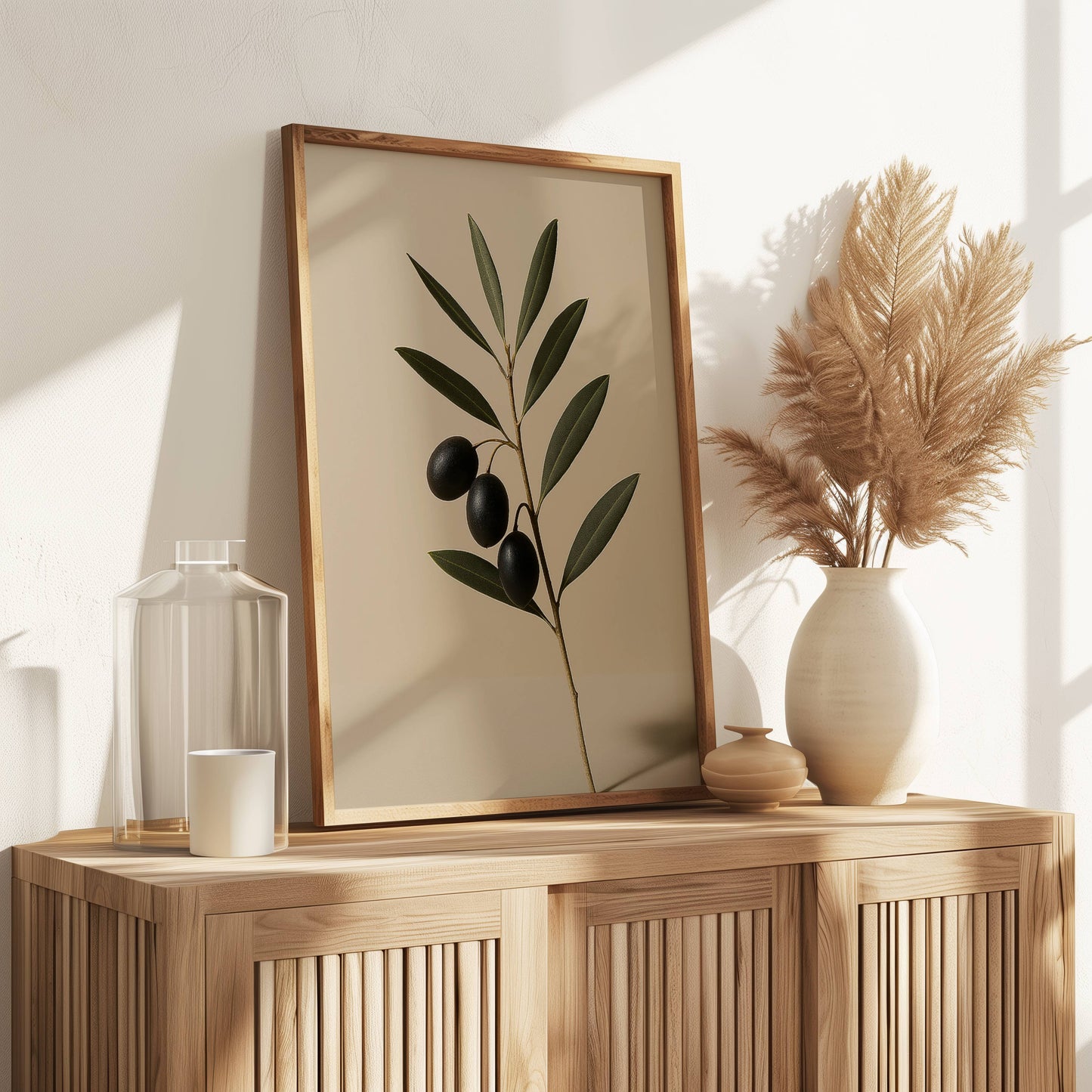Cette affiche photo-réaliste artistique de grand format illustre l’élégance brute d’une branche d’olivier avec ses tiges souples, ses feuilles effilées, dans une ombre douce et délicate. Une composition qui évoque la chaleur méditerranéenne, avec une sobriété apaisante.

S'agence parfaitement avec les affiches:&nbsp; Citron / Figue