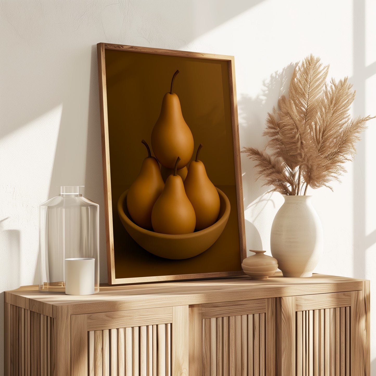 Cinq poires baignées d’une lumière paisible. Leur peau douce reflète les tons
&nbsp;feutrés du matin; ocre, beige et un soupçon de doré. La composition évoque le
&nbsp;calme de l’aube, la cuisine lente, les gestes tendres. Une image à déguster,
&nbsp;comme une première bouchée de fruit au lever du soleil.

S'agence parfaitement avec les affiches: Poire d'été&nbsp; /&nbsp; Gingembre sculptural
