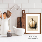 Quand octobre s’installe et que les feuilles dansent au vent, l'affiche "Citrouille crème"&nbsp;aux tons feutrés de crème, terracotta et charbon évoque les douceurs de l’Halloween sans jamais sombrer dans le cliché.&nbsp;

S'agence parfaitement avec les affiches: Citrouille charcoal / Trois citrouilles