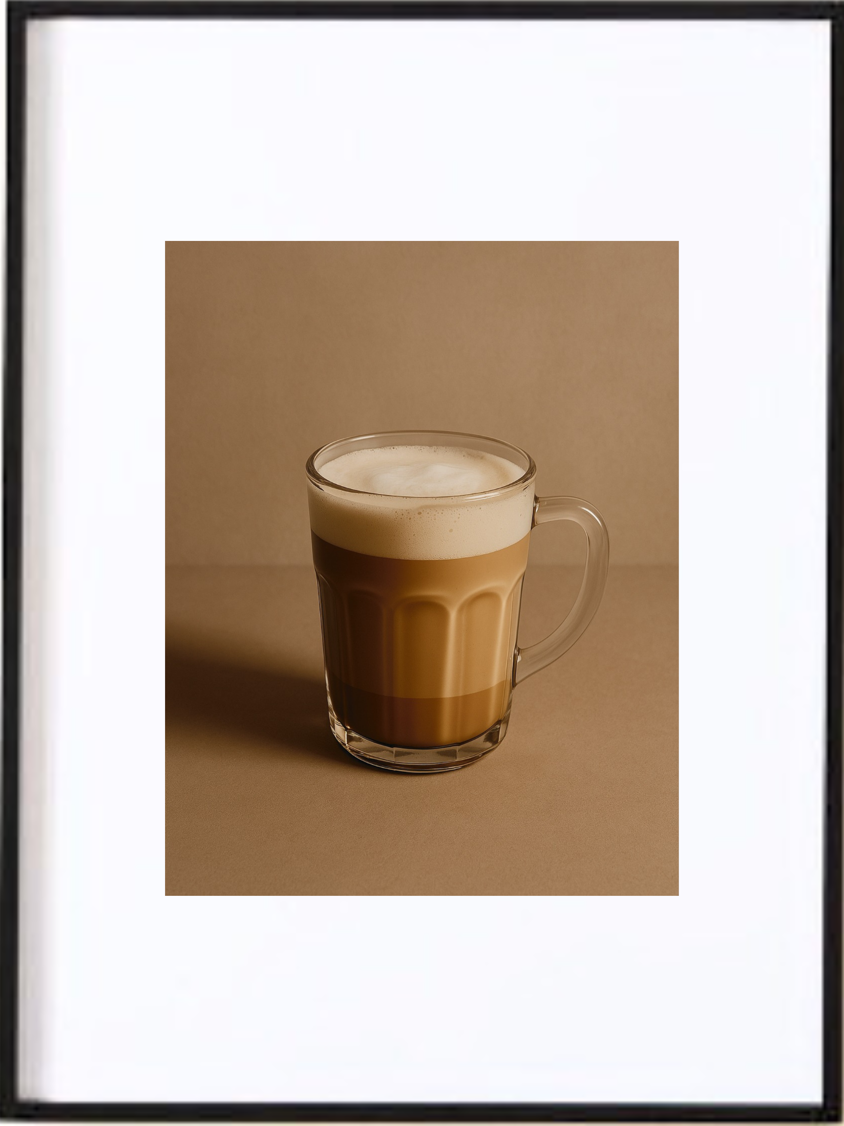 Apportez chaleur et réconfort à votre cuisine ou coin café avec cette affiche minimaliste mettant en vedette un café latté capturé dans une mise en scène feutrée douce et enveloppante dans les teintes de moka et vanille.

Cette affiche s’intègre parfaitement à tous les styles de cuisines; contemporain, épuré, minimaliste, champêtre, ou, rustique.